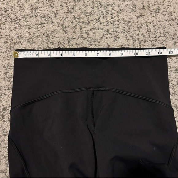 Lululemon Athletica Black Mesh High-Rise Capri Leggings Size 6 - Picture 8 of 10